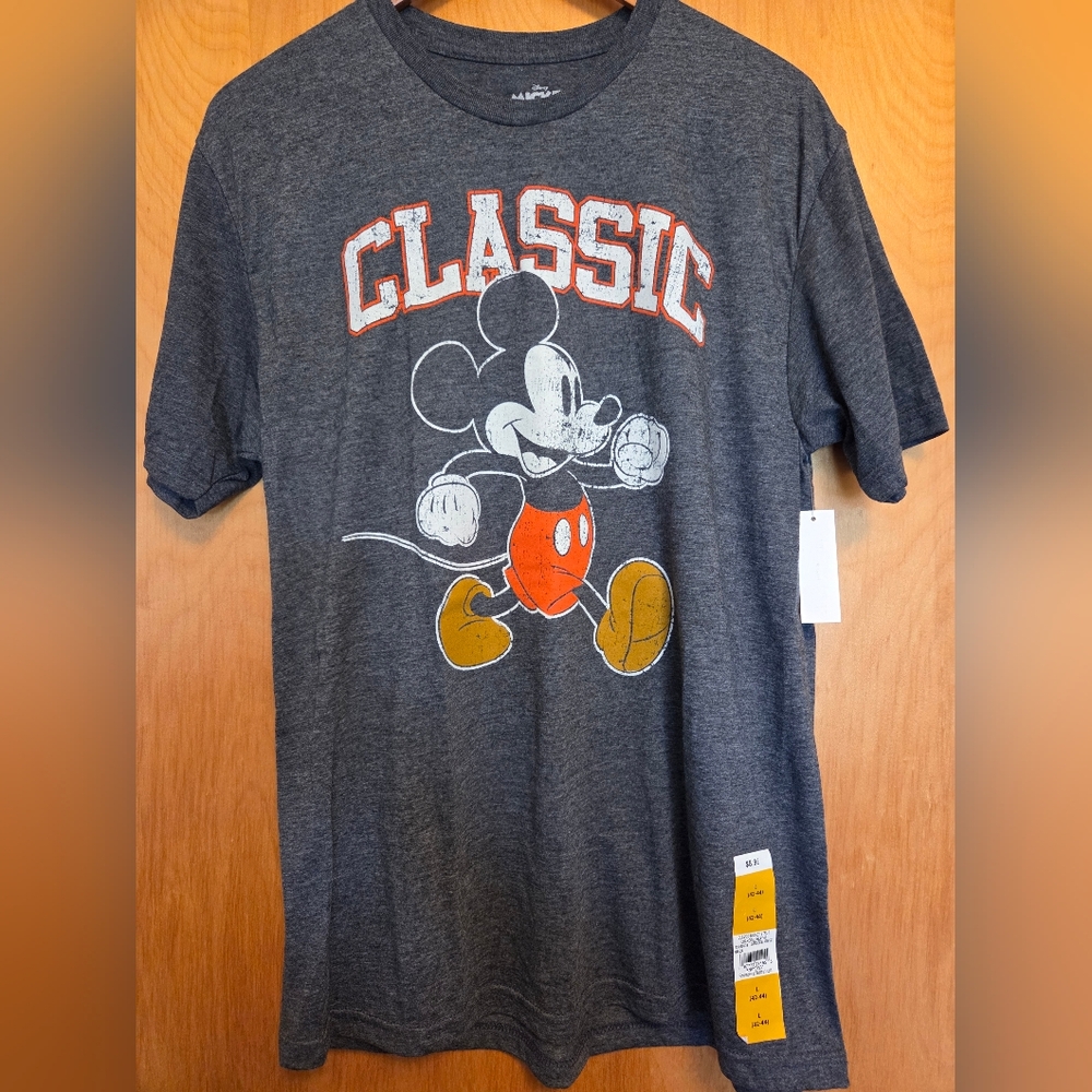 NWT Men's Disney Mickey and Friends T-shirt